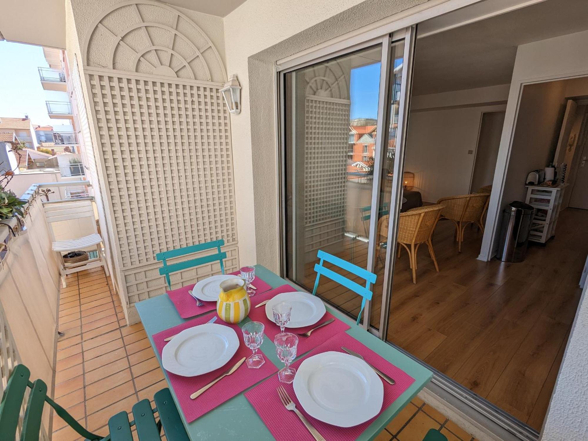 Arcachon Centre: Beau T2 53M² Avec Terrasse, Parking, Ascenseur, Proche Plage Et Commerces - Fr-1-420-93 Экстерьер фото