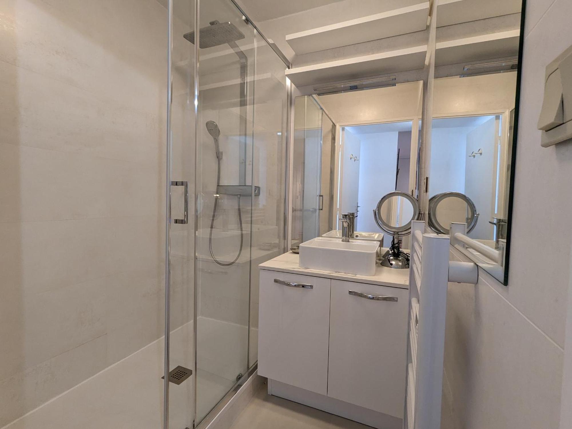 Arcachon Centre: Beau T2 53M² Avec Terrasse, Parking, Ascenseur, Proche Plage Et Commerces - Fr-1-420-93 Экстерьер фото