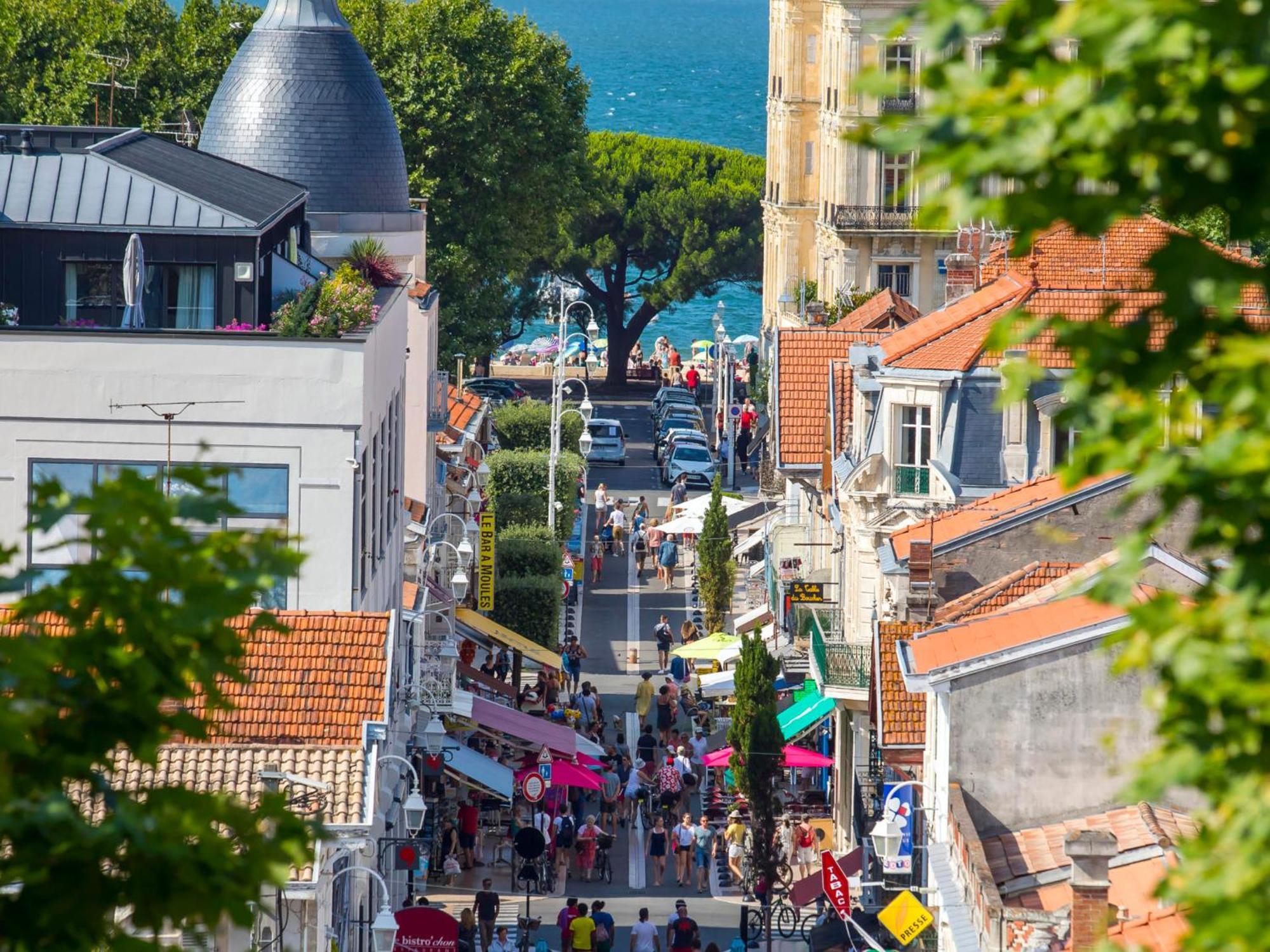 Arcachon Centre: Beau T2 53M² Avec Terrasse, Parking, Ascenseur, Proche Plage Et Commerces - Fr-1-420-93 Экстерьер фото